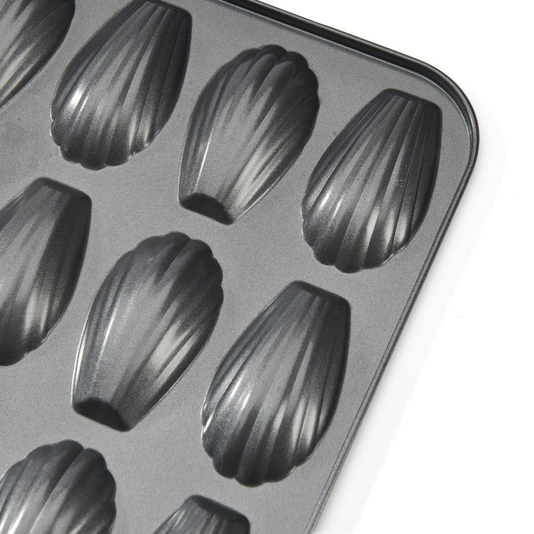 de Buyer - Madelines 12 Slot Baking Tray - Lacbleu Wines - DB4710.12 - 3011244710126