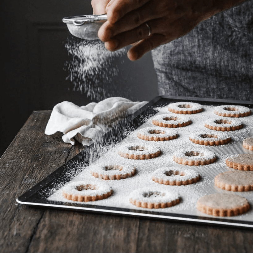 de Buyer - Non - Stick Aluminium Baking Tray, 40x30cm - Lacbleu Wines - DB8161.40 - 3011248161405