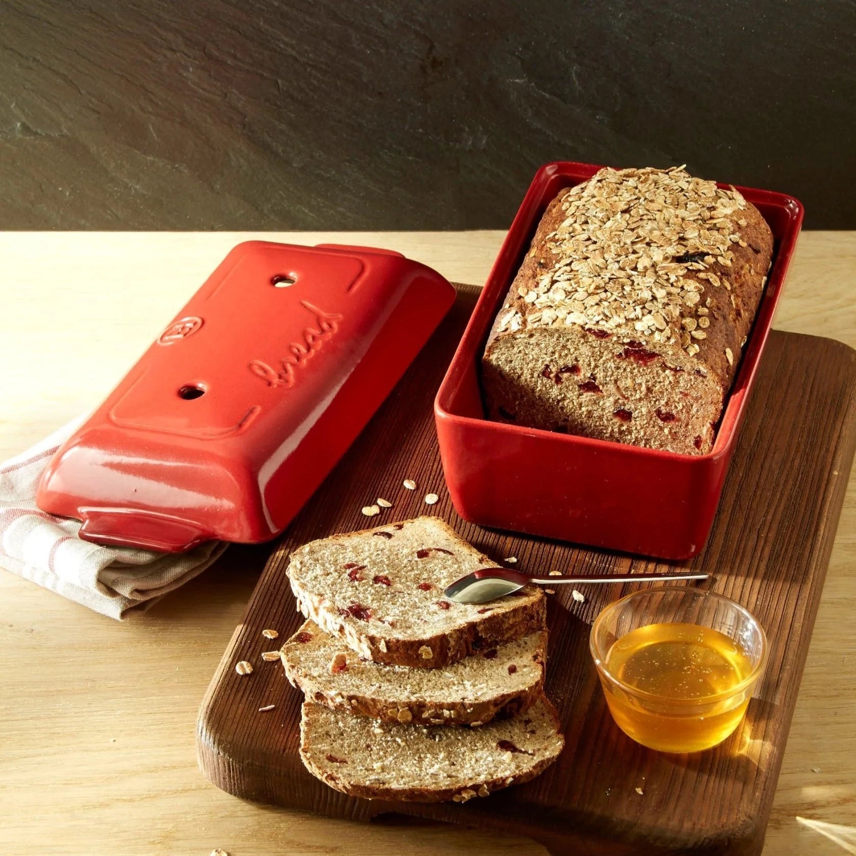 Loaf Lock Emile Henry - Bread Loaf Baker, Burgundy - Lacbleu Cuisine – Lacbleu Wines
