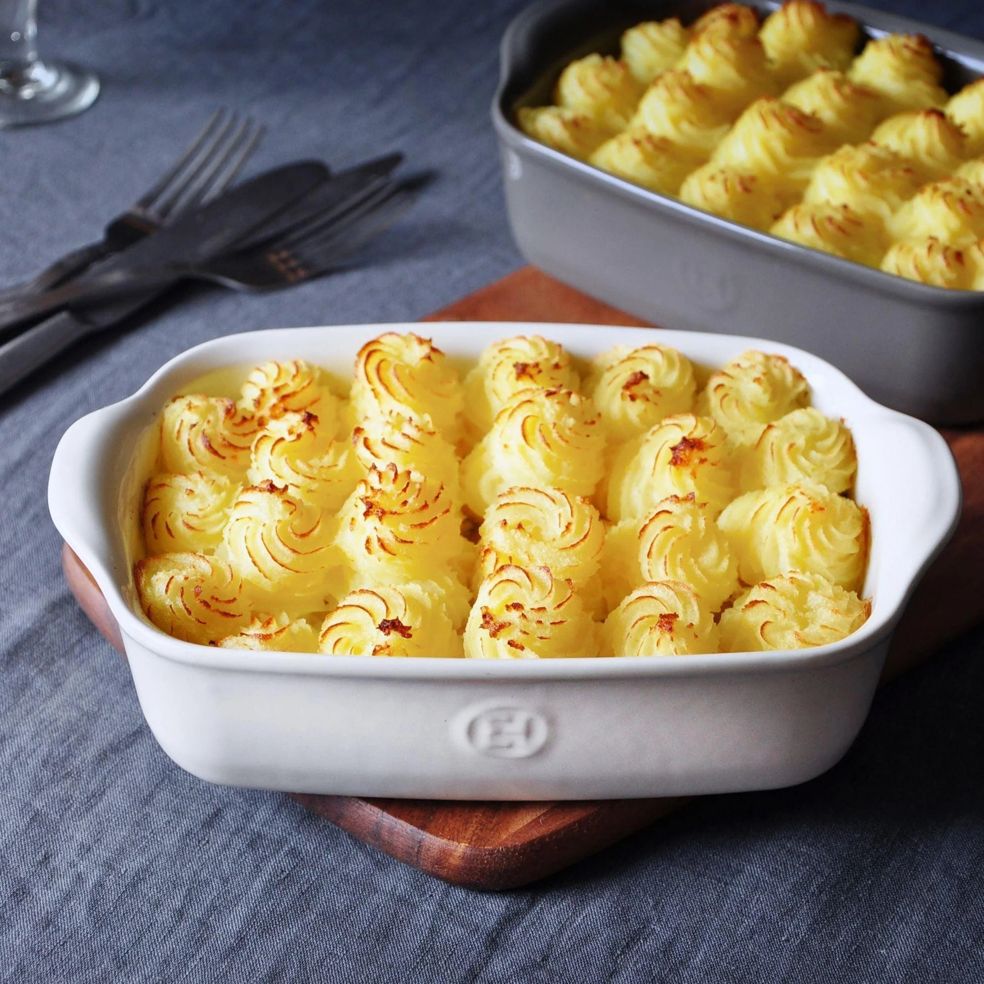 Emile Henry - Medium Rectangular Oven Dish, 1.5L, Flour - Lacbleu Wines - EH119650 - 3289311196504