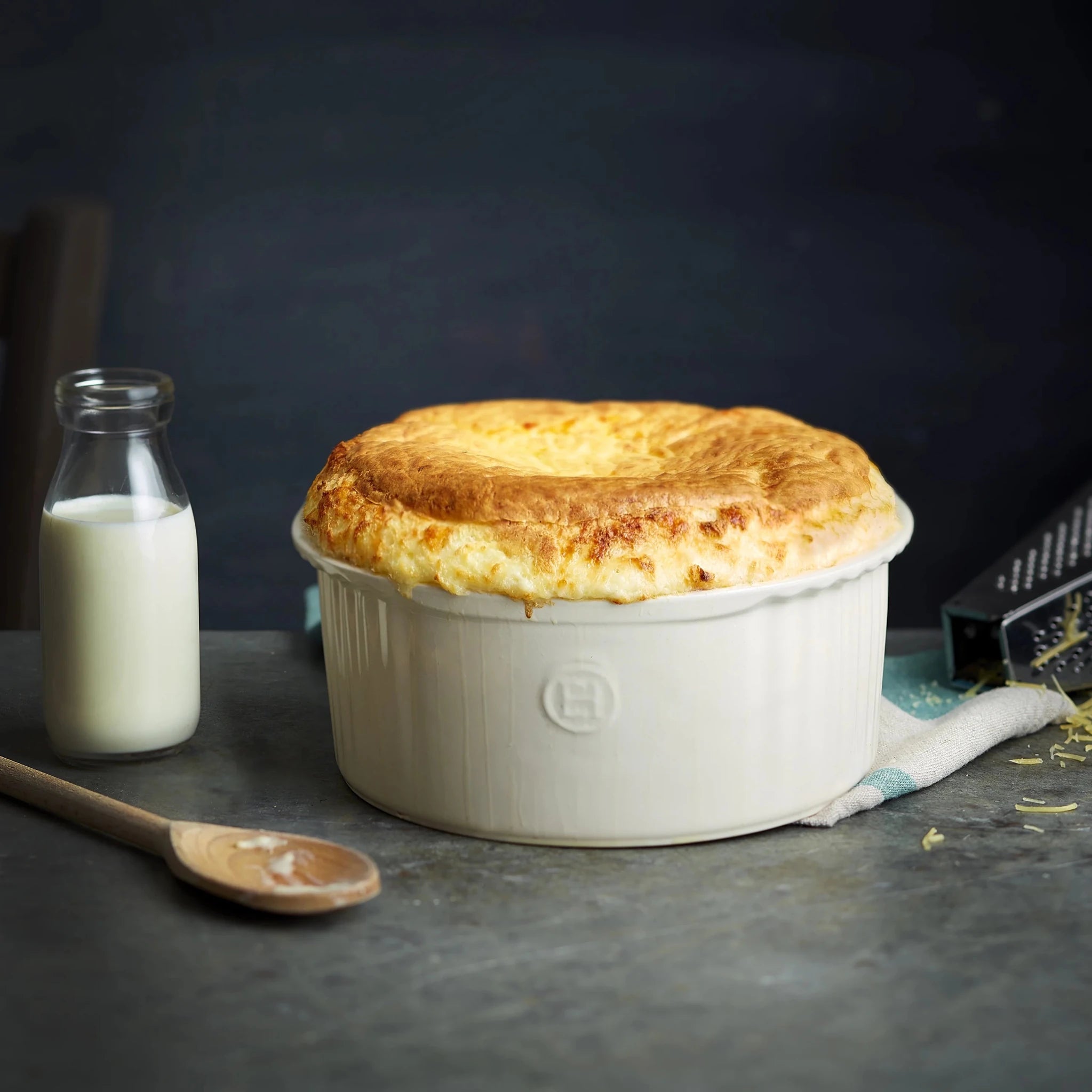 Emile Henry - Soufflé Dish, ø21cm, Clay - Lacbleu Wines - EH026880 - 3289310268806